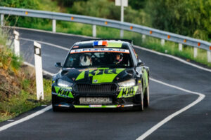 Das französische Duo Eric Camilli/Thibault De La Haye (Eurosol Racing Team Hungary Škoda Fabia RS Rally2) ist sowohl auf Asphalt- als auch auf Schotterprüfungen schnell unterwegs.