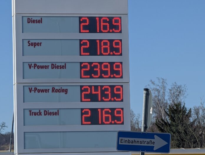 Spritpreise explodieren nach Tankrabatt-Ende Spritpreise explodieren nach Tankrabatt-Ende