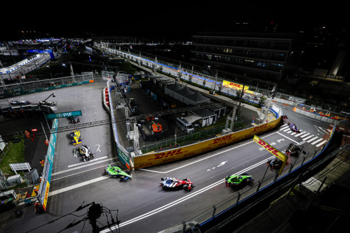 Historischer Erfolg für Citroen Racing beim Nacht-Spektakel
