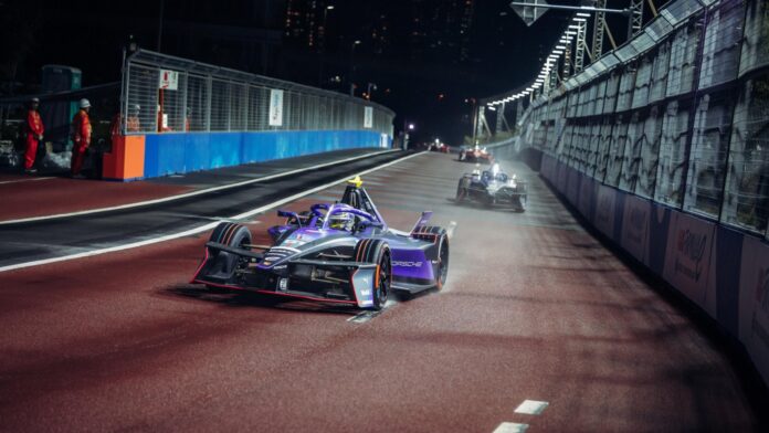 Formel E Japan Porsche 99X Electric (#51, #94), Nico Müller, Pascal Wehrlein, Porsche Formel-E-Team