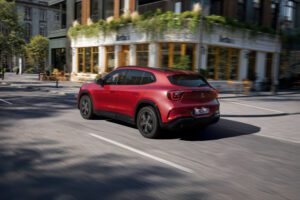 Neuer Mercedes-Benz GLA - Seitenansicht