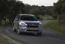 Rabatte für Ehrenamtliche: Mitsubishi startet große Sonderaktion Gesamtvorteil von bis zu rund 15.000 Euro für den Mitsubishi Outlander