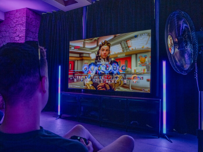 Samsung TV aus dem Jahr 2025 mit Tizen 9 Samsung TV aus dem Jahr 2025 mit Tizen 9