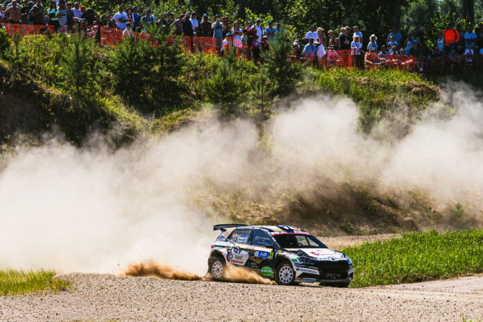 Mikko Heikkilä/Kristian Temonen mit Heimvorteil bei der Rallye Finnland Mikko Heikkilä/Kristian Temonen mit Heimvorteil bei der Rallye Finnland