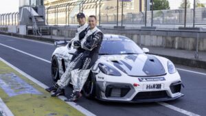 Porsche-Markenbotschafter Timo Bernhard und Jörg Bergmeister