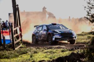 Der rote Boden ist ein charakteristisches Merkmal der Rallye-Sonderprüfungen in Paraguay