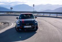 MINI John Cooper Works 3-Türer: Rennsport-Feeling durch Original Zubehör MINI JCW 3-Türer mit Original MINI JCW Zubehör