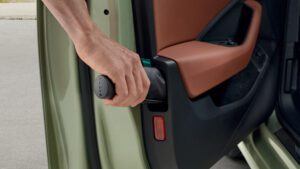 Immer noch „Simply Clever“ Der in der Fahrertür – und bei einigen Modellen auch in der Beifahrertür – untergebrachte Regenschirm