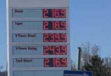 Kraftstoffpreise im Juli: Diesel verteuert sich um fast 28 Cent Spritpreise im Juli 26 gestiegen