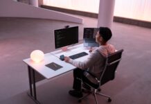 Logitech stellt MX Keypad vor: Maßgeschneiderte LCD-Konsole für Entwickler und KI-Workflows Logitech MX Keypad