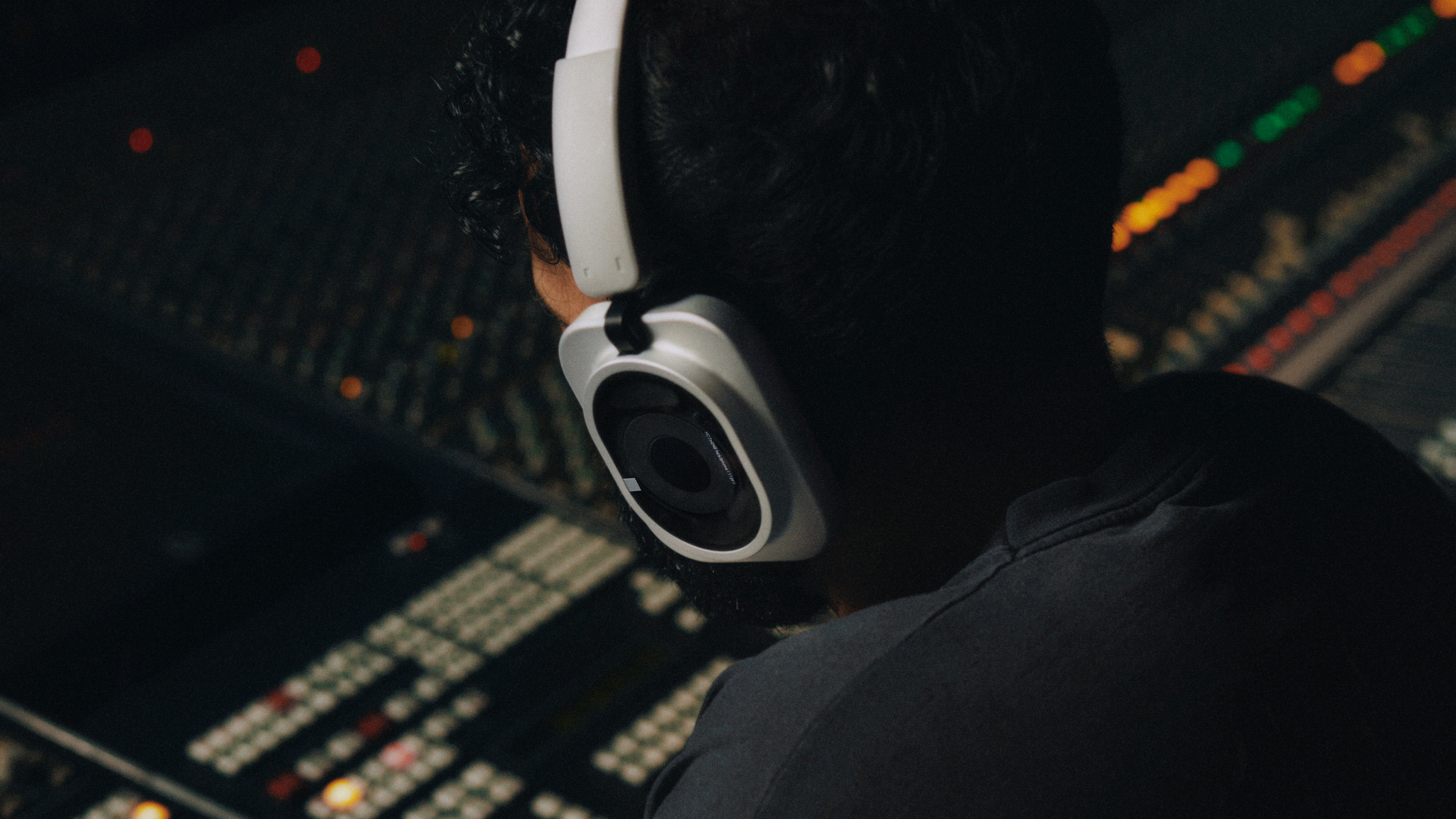 Nothing Headphone Pro (1)
