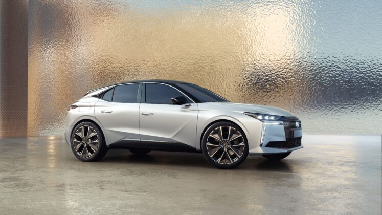 DS Automobiles DS N&deg;4