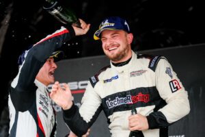Jan Antoszewski (rechts) heißt der neue Meister in der Porsche Sprint Challenge Deutschland GT3