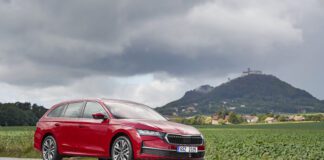 Skoda Octavia erstmals als Vollhybrid: Effizienz-Offensive ohne Steckdose Octavia ist das erste Modell der Marke mit einem Vollhybrid-Antriebsstrang