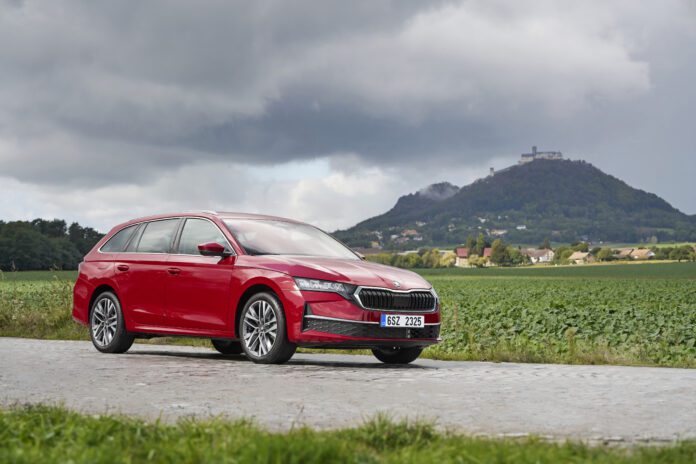 Octavia ist das erste Modell der Marke mit einem Vollhybrid-Antriebsstrang
